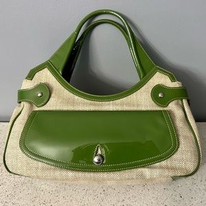 ［TODS ］OLIVE GREEN LEATHER HANDBAG Leather handbag Tod's Green in Leather - 48073492